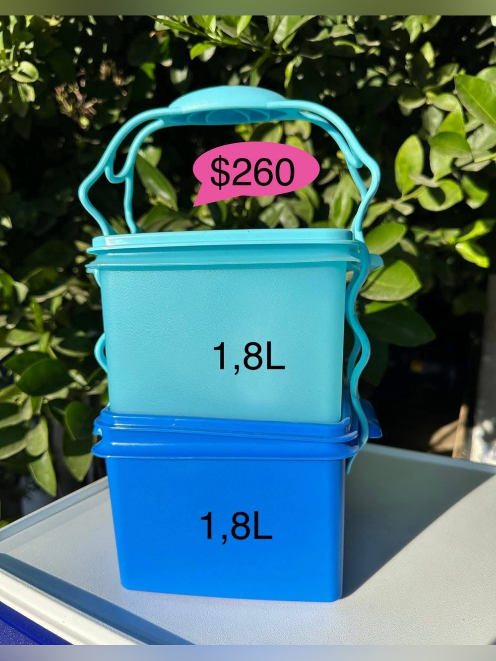 Tupperware Quartet with Handle Bright Light Blue Color Carry All 1.8L/ 8 Cup